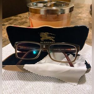 🇮🇹Burberry~ 
Brown/Burgundy Eyeglasses Frames
Fabric Hard Case~ 
Unisex
EUC
